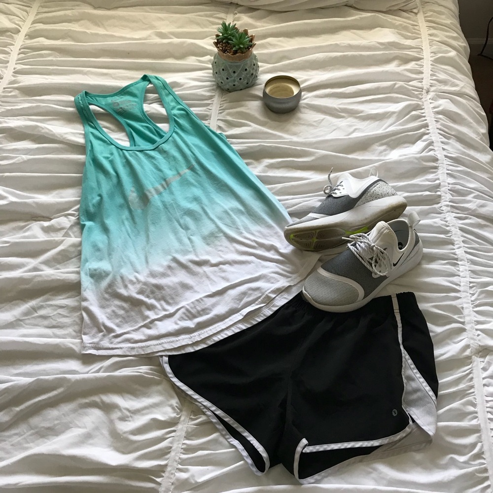 NWOT blue ombré Nike tank
